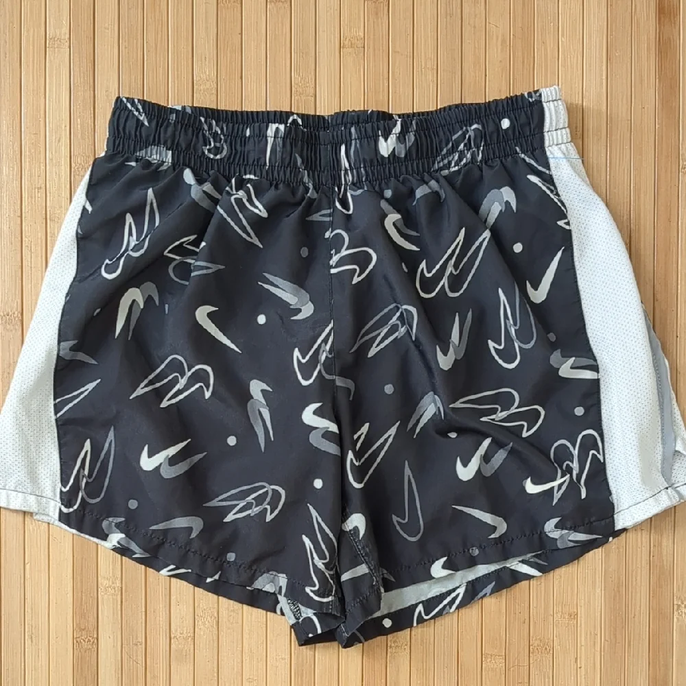 Girls Nike Black White Running Shorts, Size XL